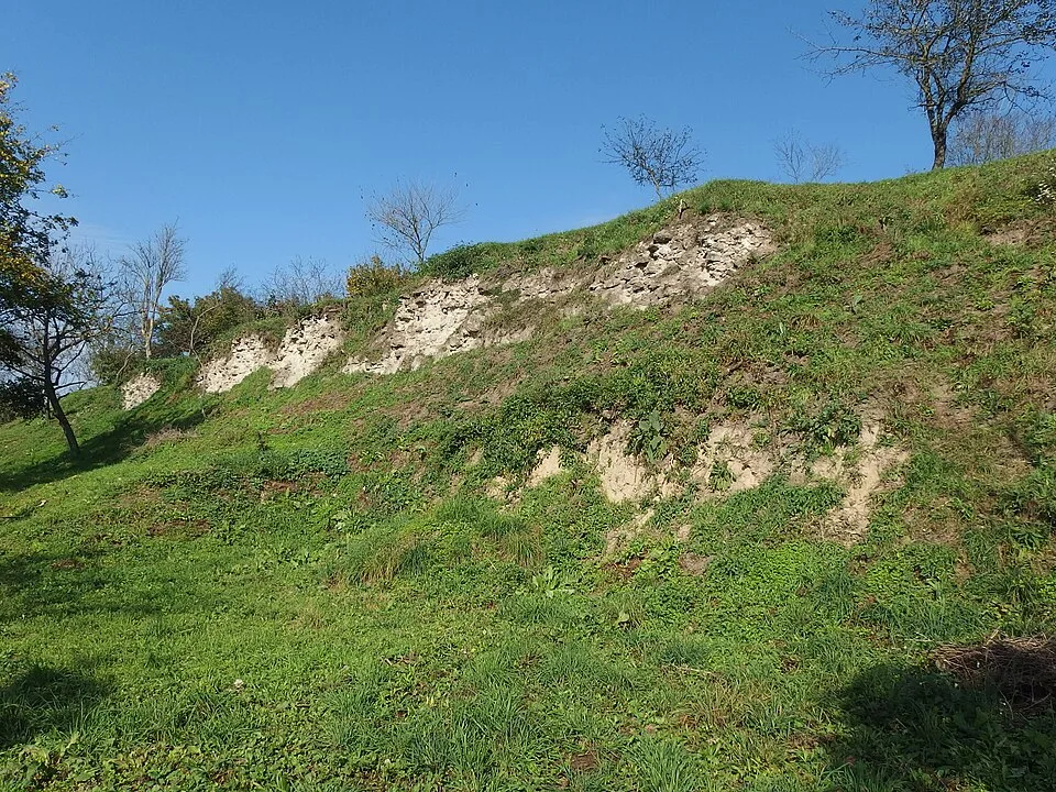 Damásd Castle