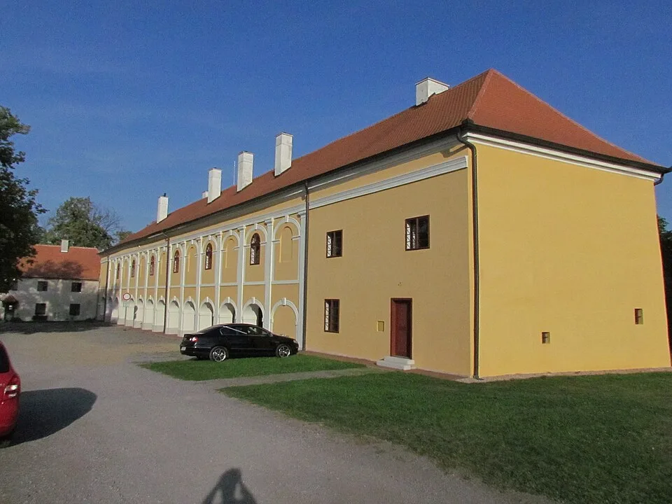 Okříšky Castle