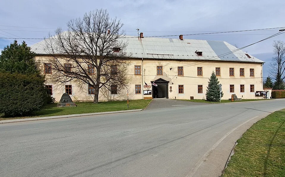 Zámek Jezdkovice