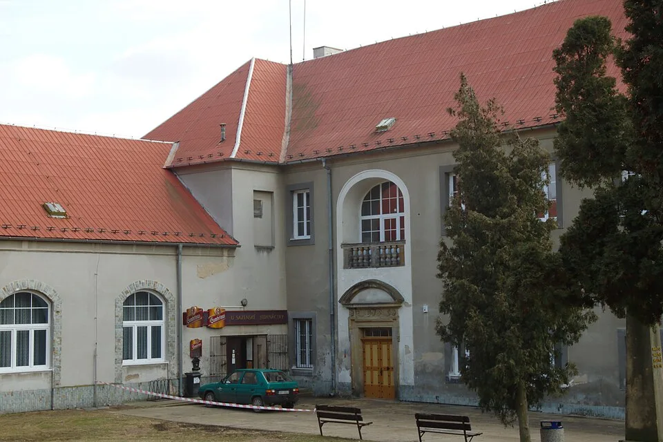 Sazená Castle
