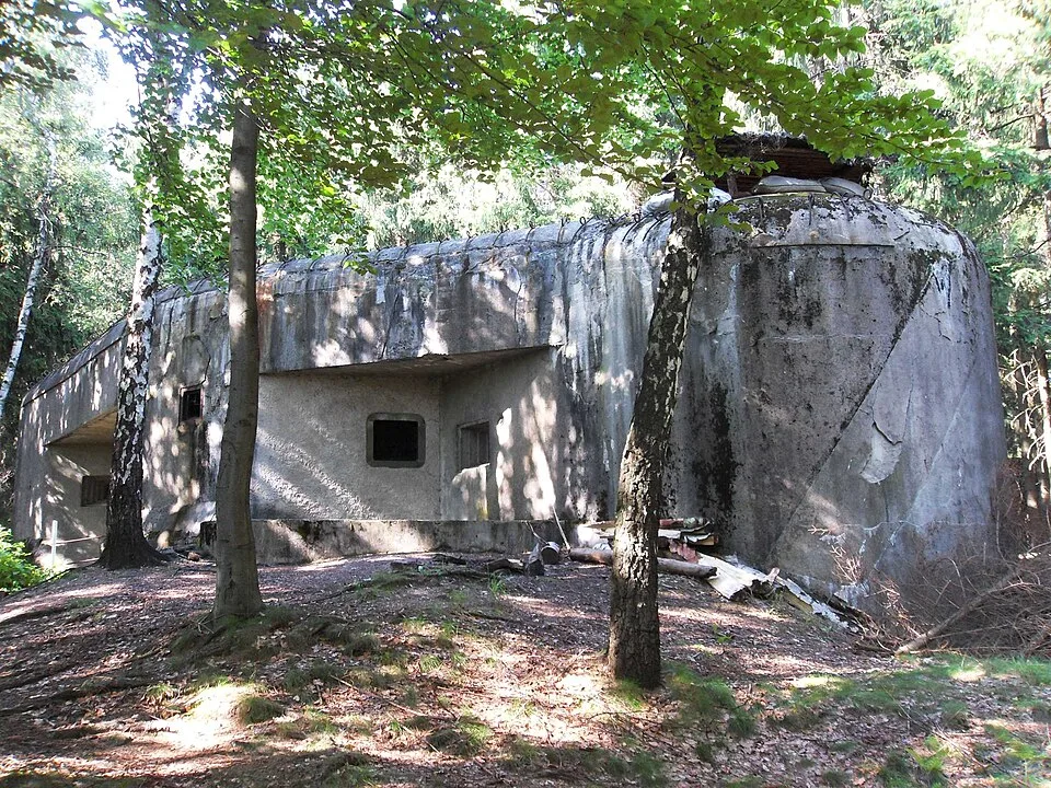 T-S 27 Nad vesnicí casemate