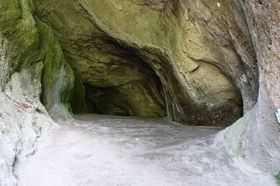 Šarkania diera