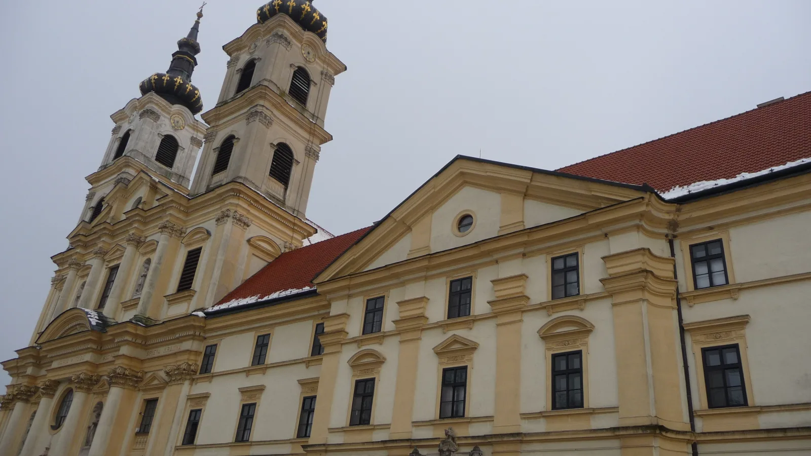 Záhoří: písečné duny, bazilika v Šaštíně a hrad Branč