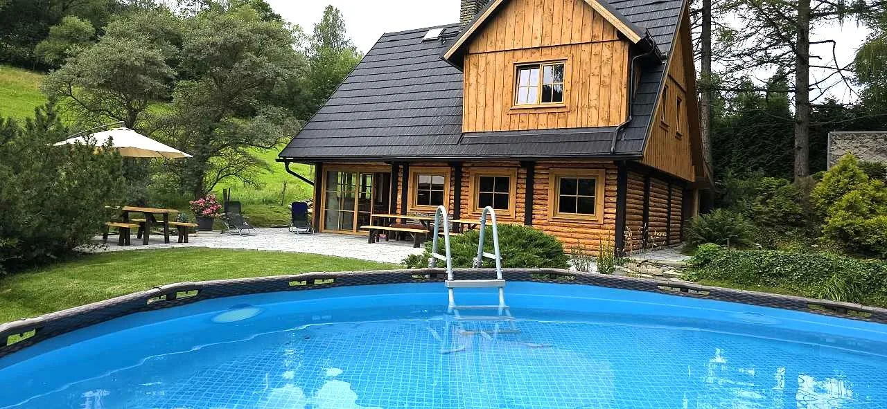 Srubová chata Tis