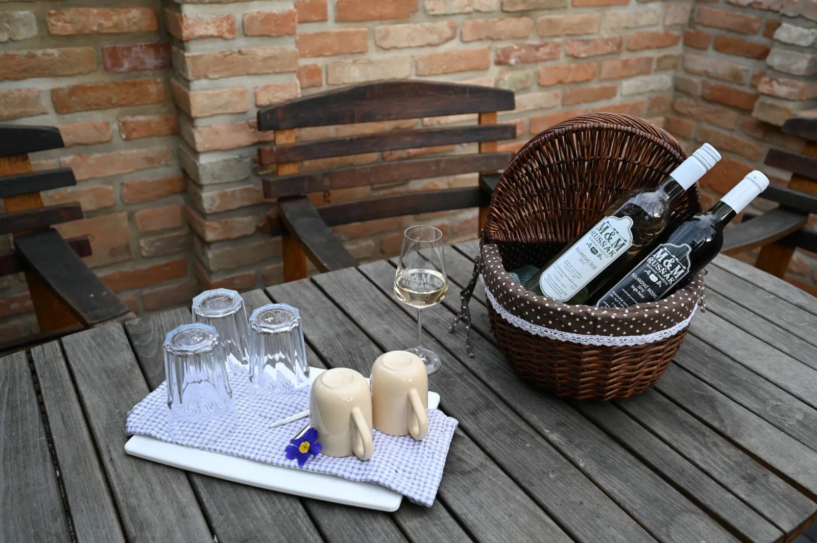 Apartmány Kobylí — APARTMENT in Kobylí
