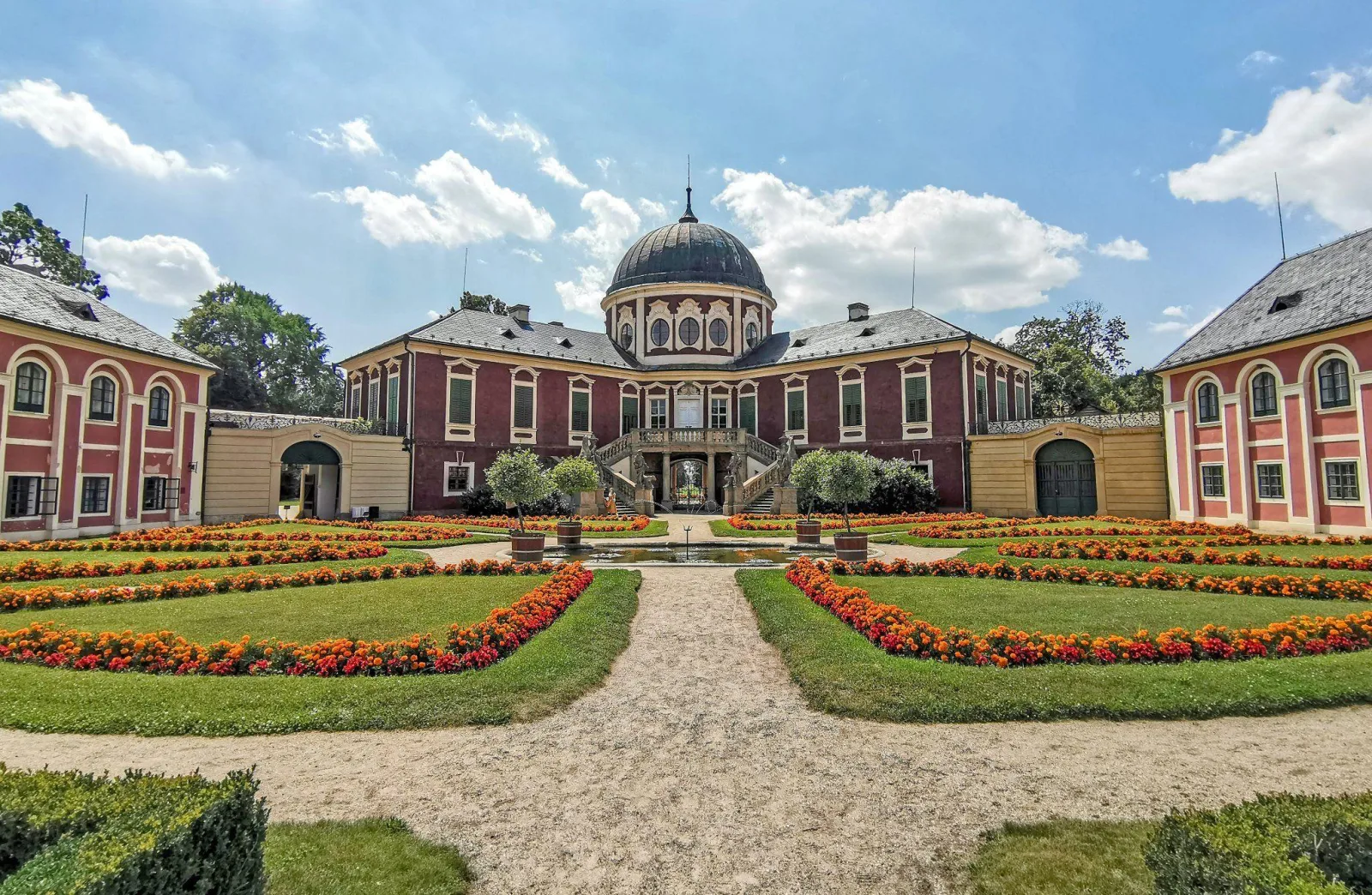 Zámek Veltrusy — photo 2