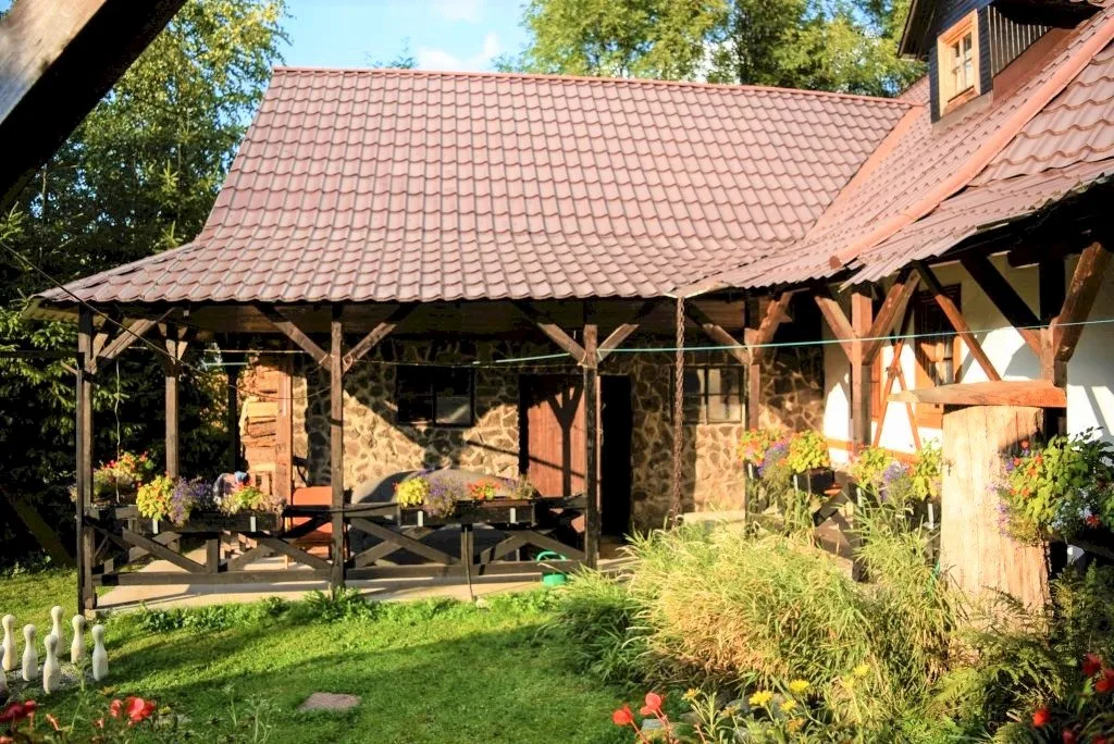 Drevenica pod jaseňom