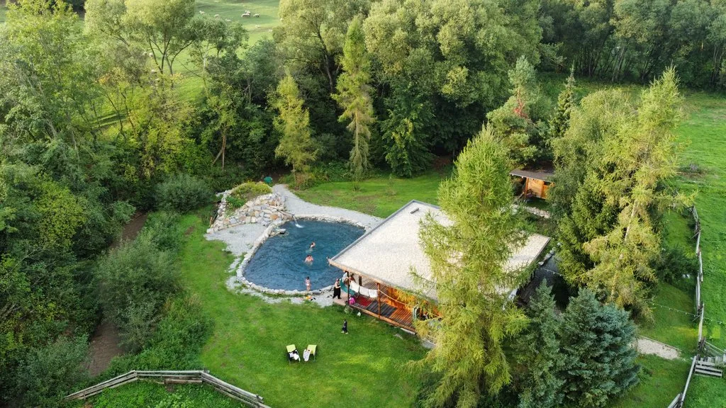Chaty HolidayRaj s wellnessom pri Bešeňovej