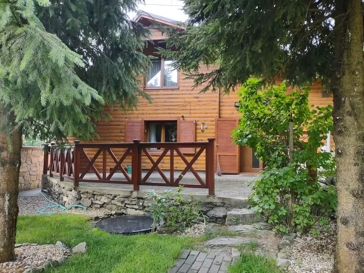 Chata Párnica v objatí hôr