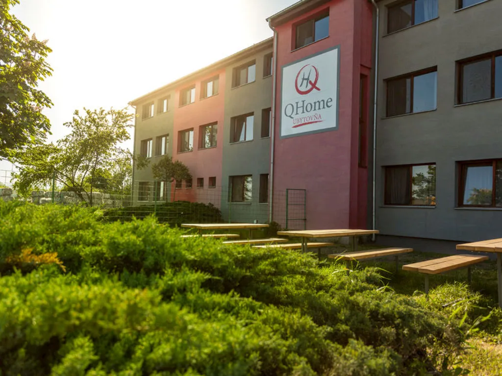 Ubytovňa QHome — CHATA v obci Pezinok