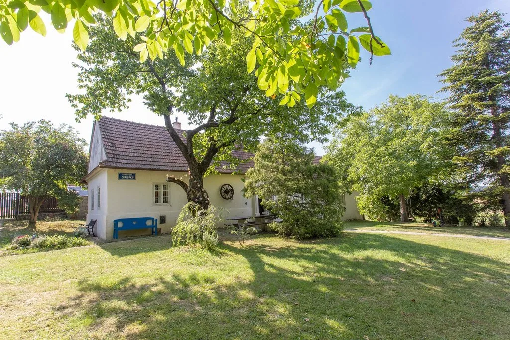 Romantická chalúpka na polosamote