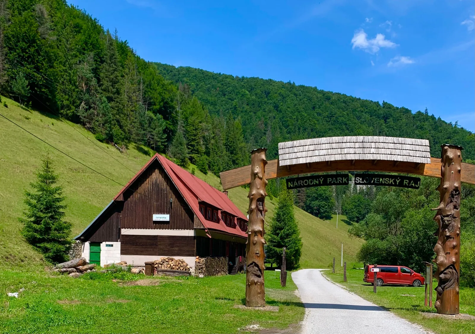 Chata Lesanka — CHALET a Stratená