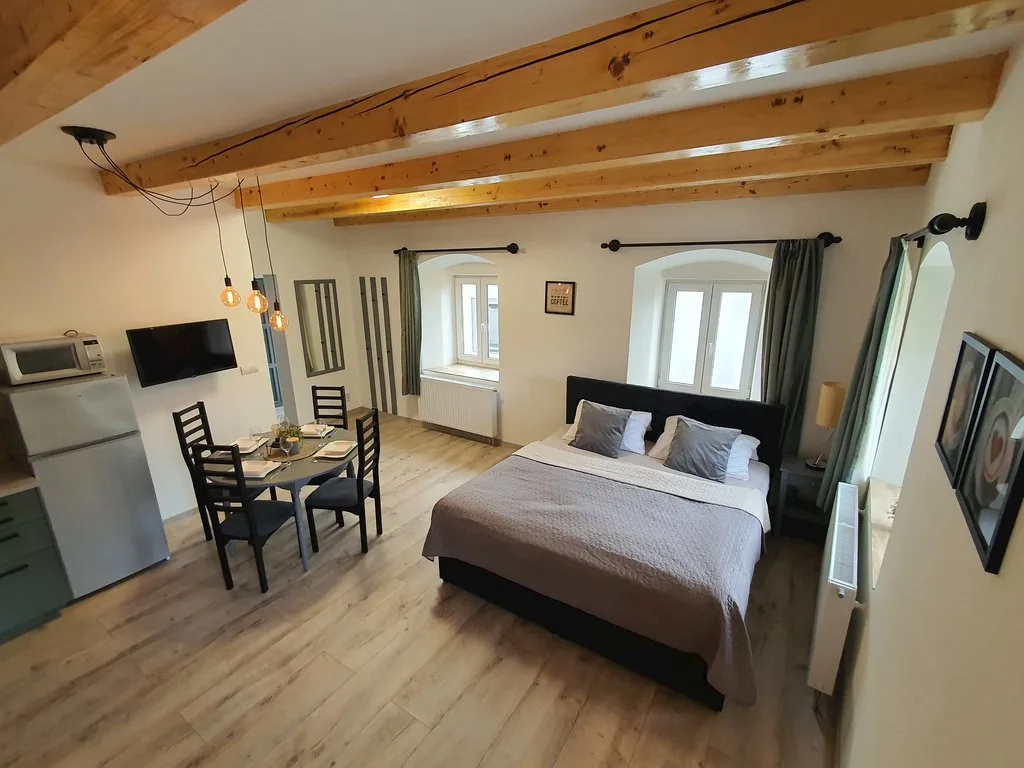 Apartmány ČERNÝ KOHOUT — APARTMÁN v obci Černá v Pošumaví