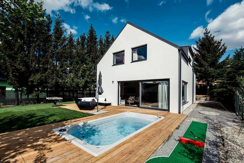 Dry Cottage