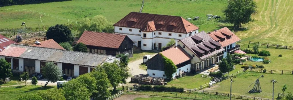 Dvůr Prak