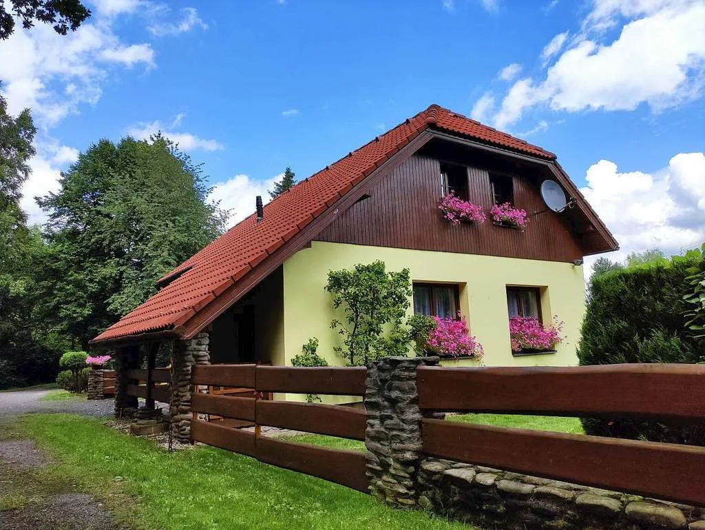Chaloupka U řeky